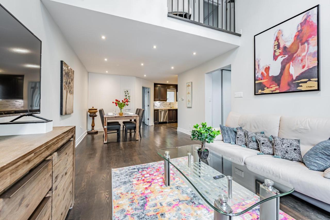 Beautiful Property In Downtown Core Close To Subway Station! Toronto Exterior foto