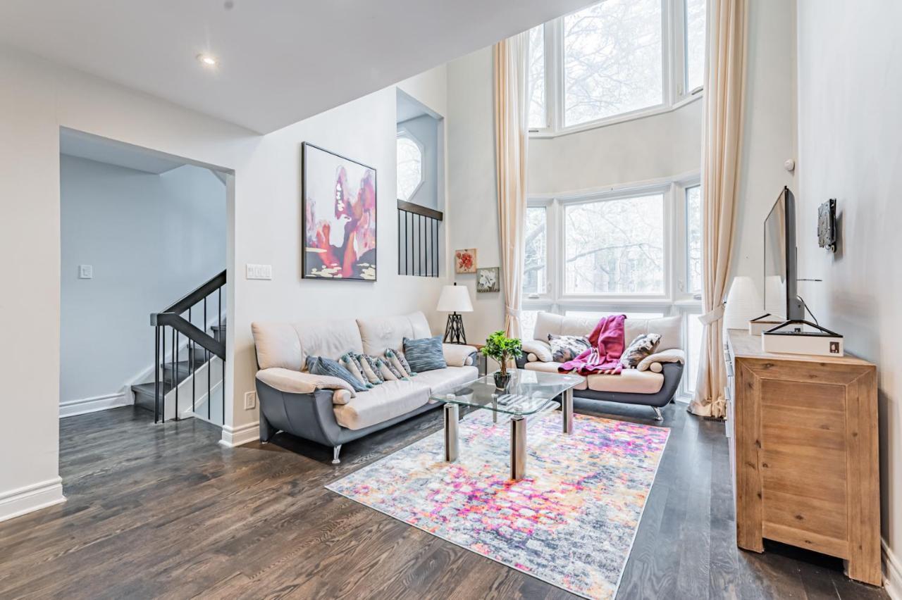 Beautiful Property In Downtown Core Close To Subway Station! Toronto Exterior foto