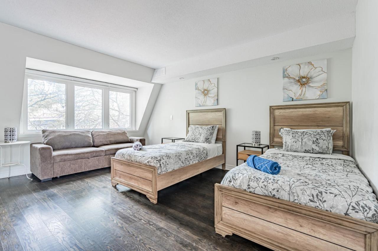 Beautiful Property In Downtown Core Close To Subway Station! Toronto Exterior foto