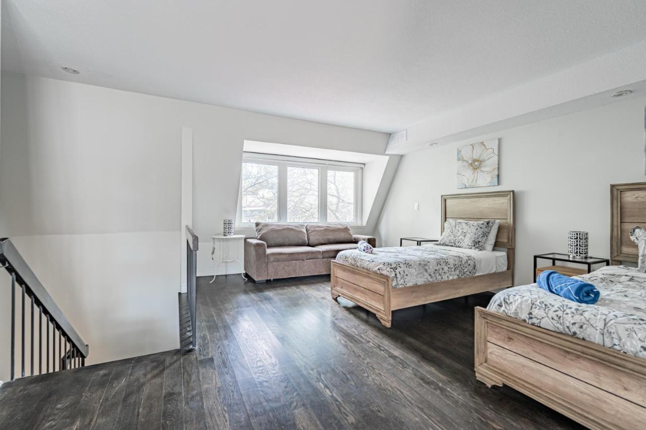 Beautiful Property In Downtown Core Close To Subway Station! Toronto Exterior foto