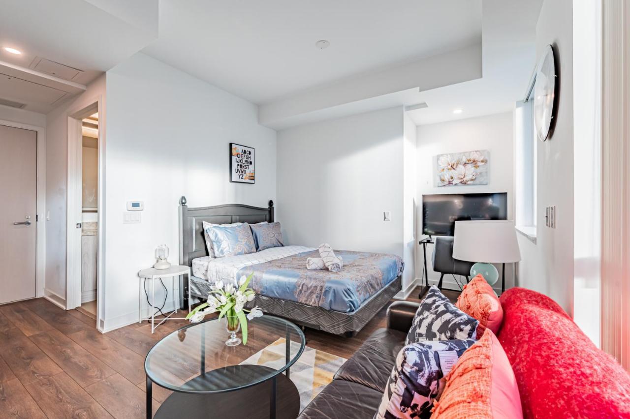 Beautiful Property In Downtown Core Close To Subway Station! Toronto Exterior foto